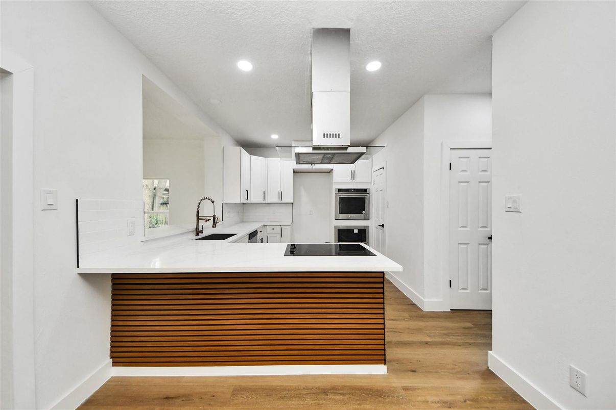 Interior, Kitchen, Recessed Lighting, Wood Texture Flooring