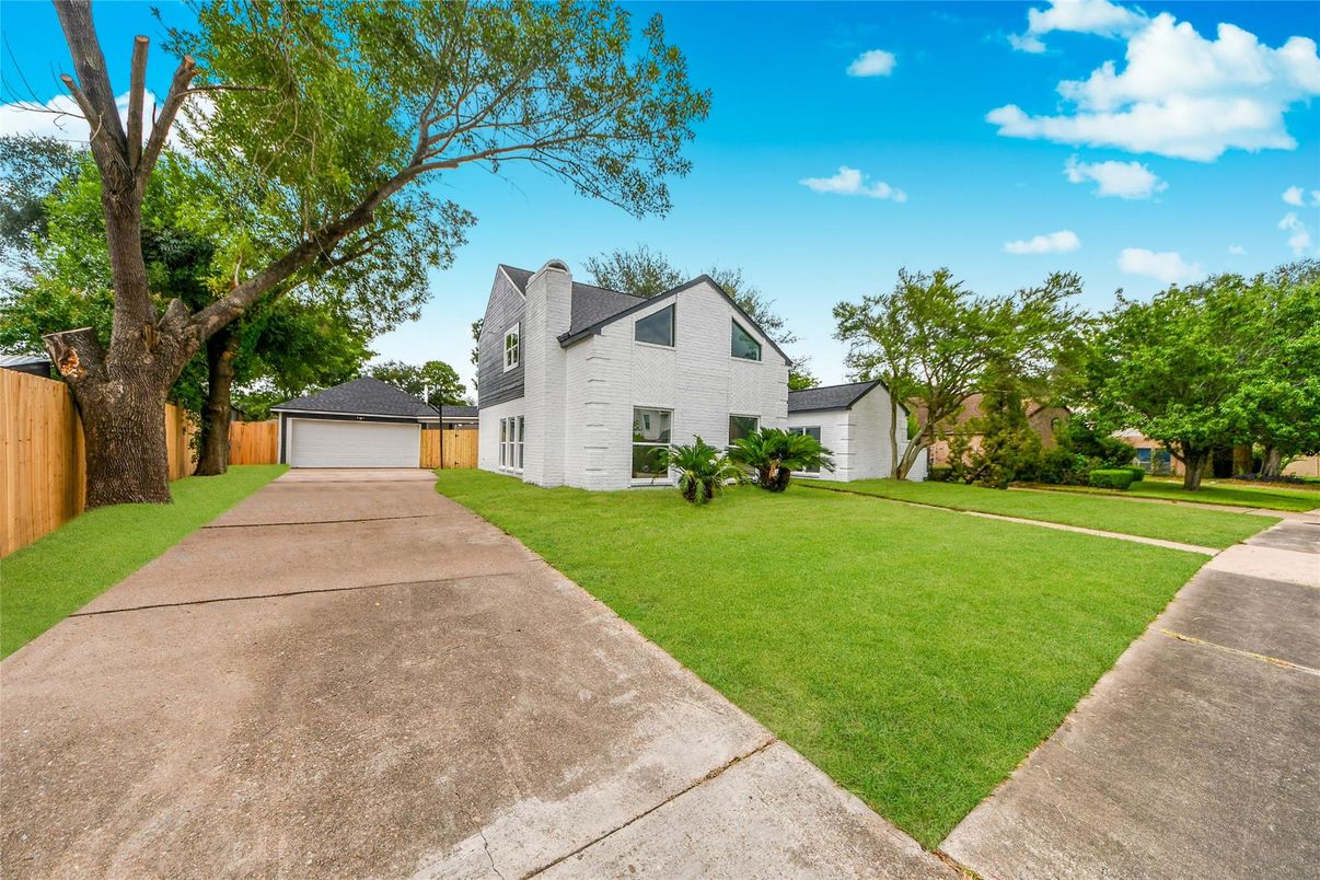 Backyard, Detached Garage, Exterior