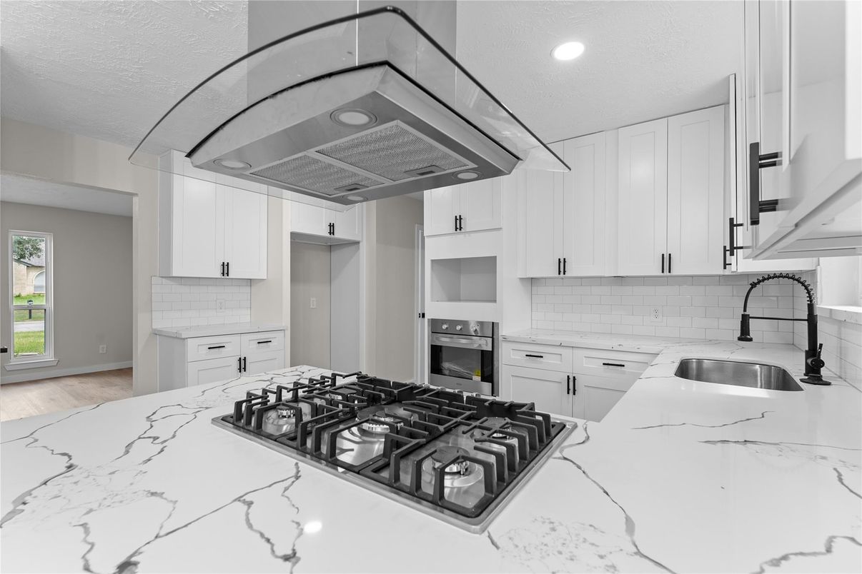 Interior, Kitchen, Recessed Lighting, Wood Texture Flooring