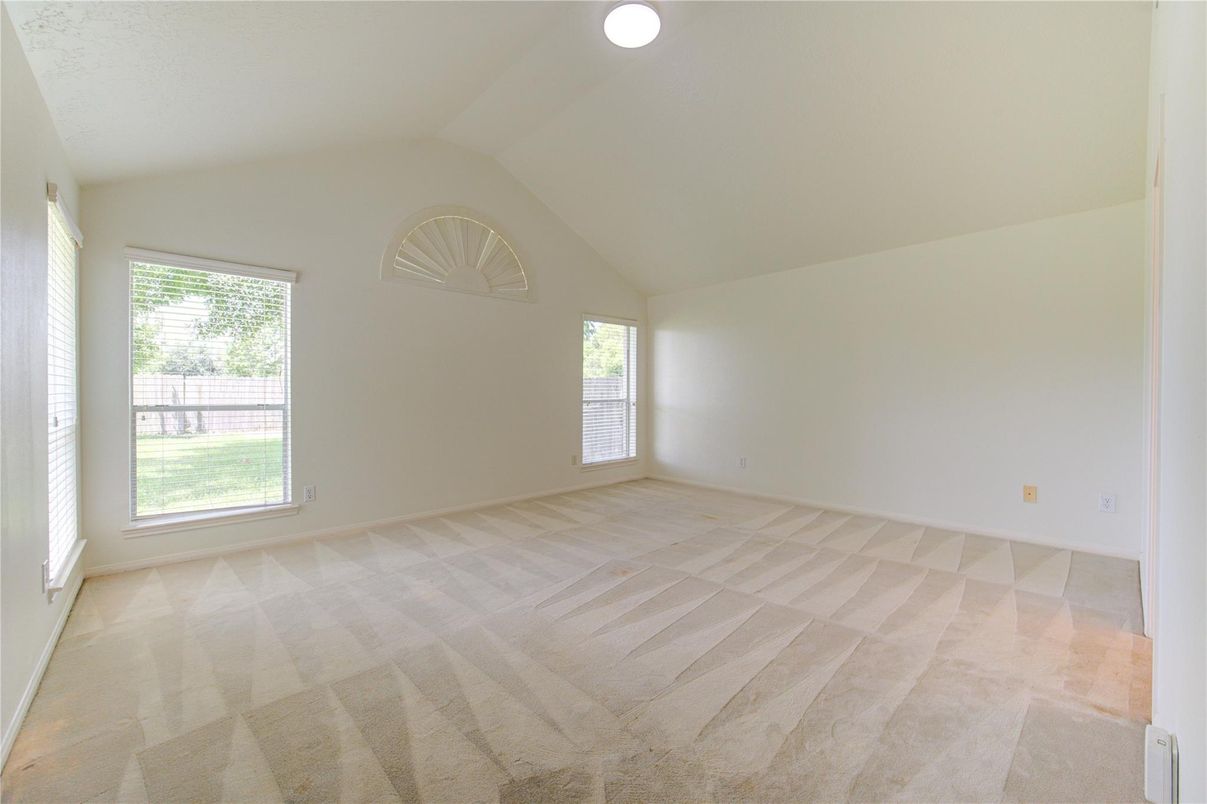 Empty room, Interior