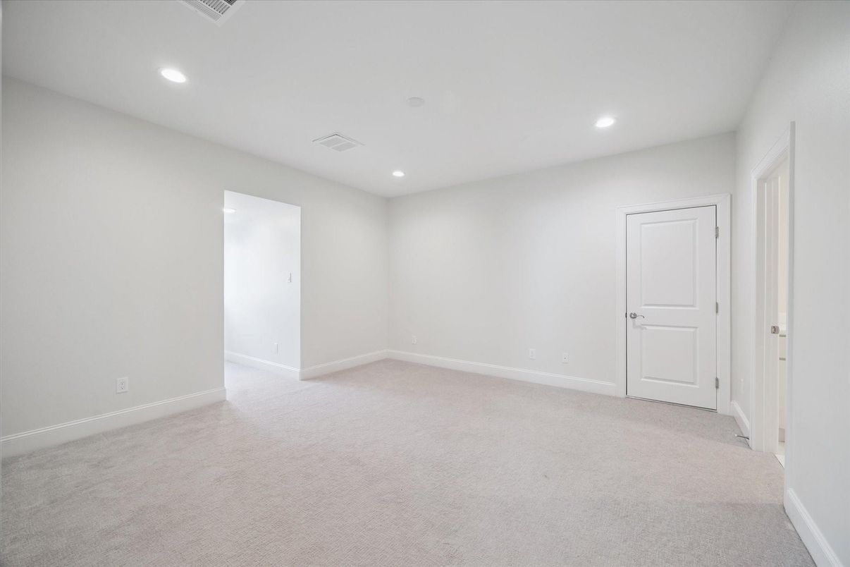 Empty room, Interior, Recessed Lighting