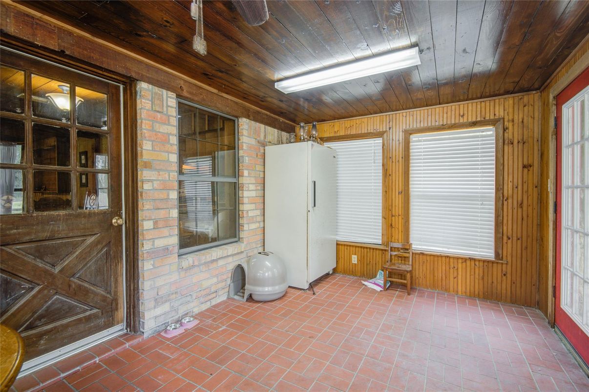 Empty room, Interior, Stone Walls, Wooden Ceilings, Wooden Walls