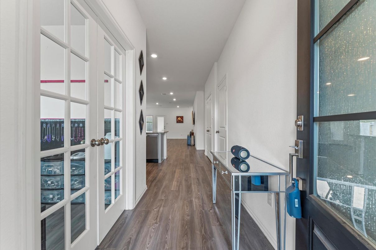 Interior, Recessed Lighting, Wood Texture Flooring