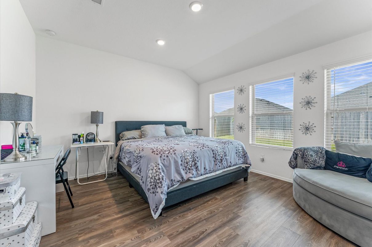 Bedroom, Home Office, Interior, Recessed Lighting, Wood Texture Flooring