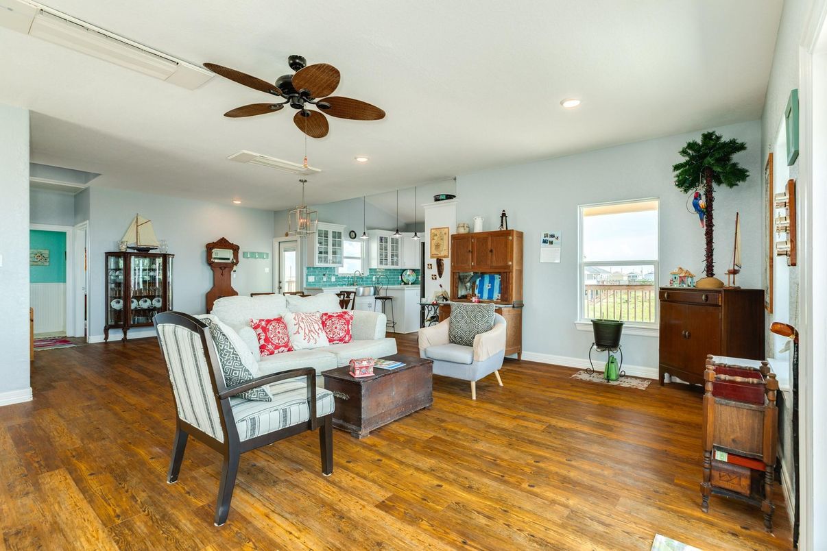 Interior, Kitchen, Living room, Recessed Lighting, Wood Texture Flooring