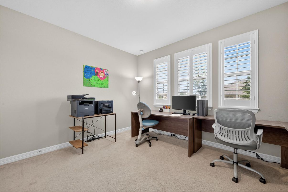 Home Office, Interior