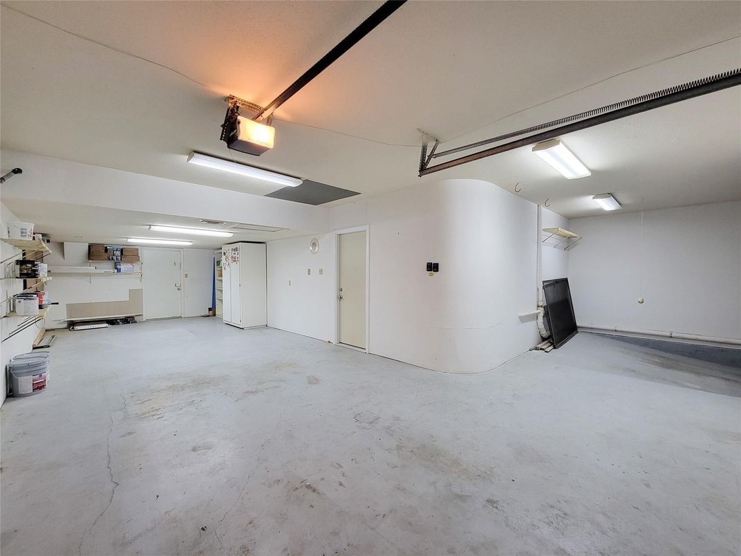 Garage, Interior