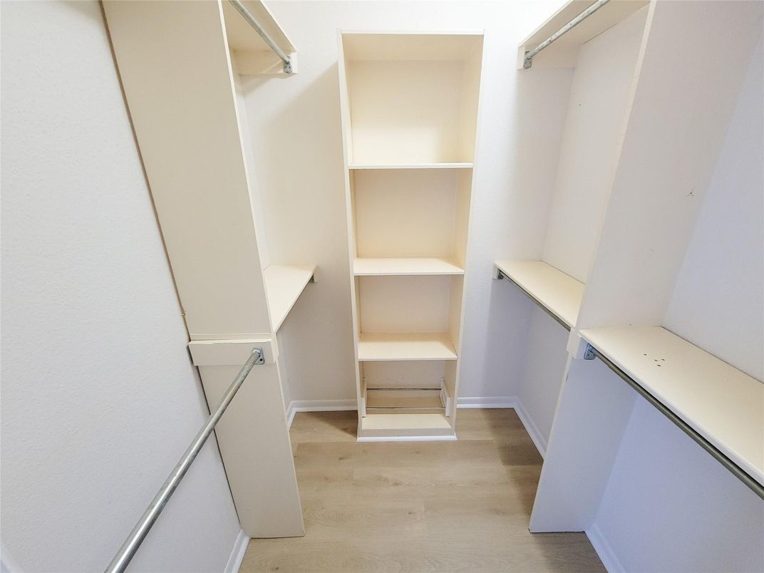 Interior, Walk-in Closets, Wood Texture Flooring