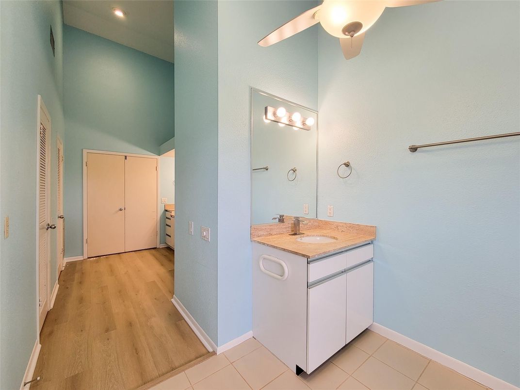 Bathroom, Interior, Recessed Lighting, Wood Texture Flooring