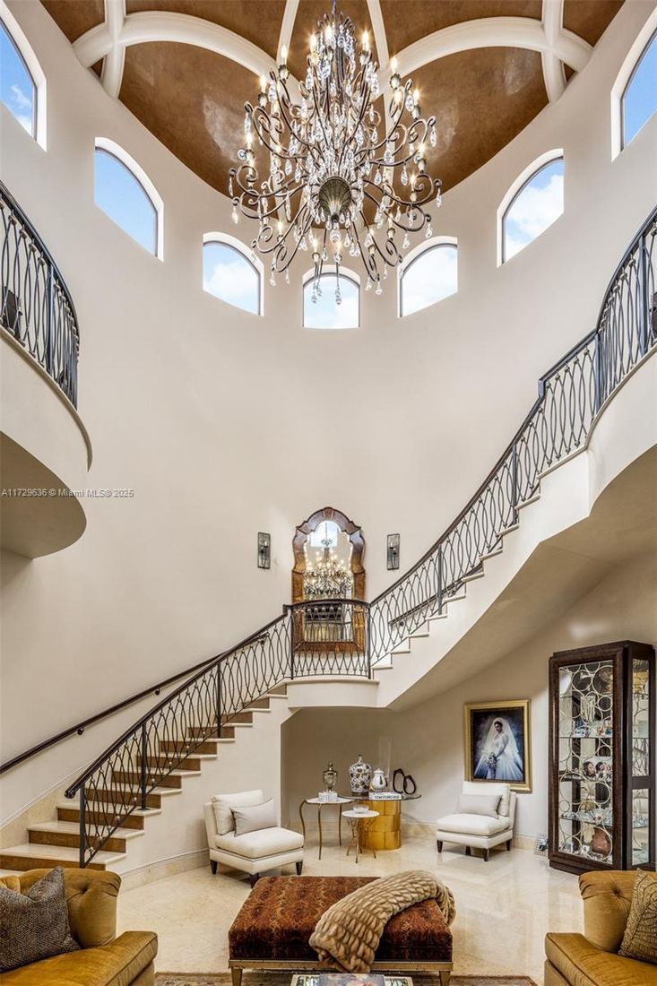 Chandelier, Interior