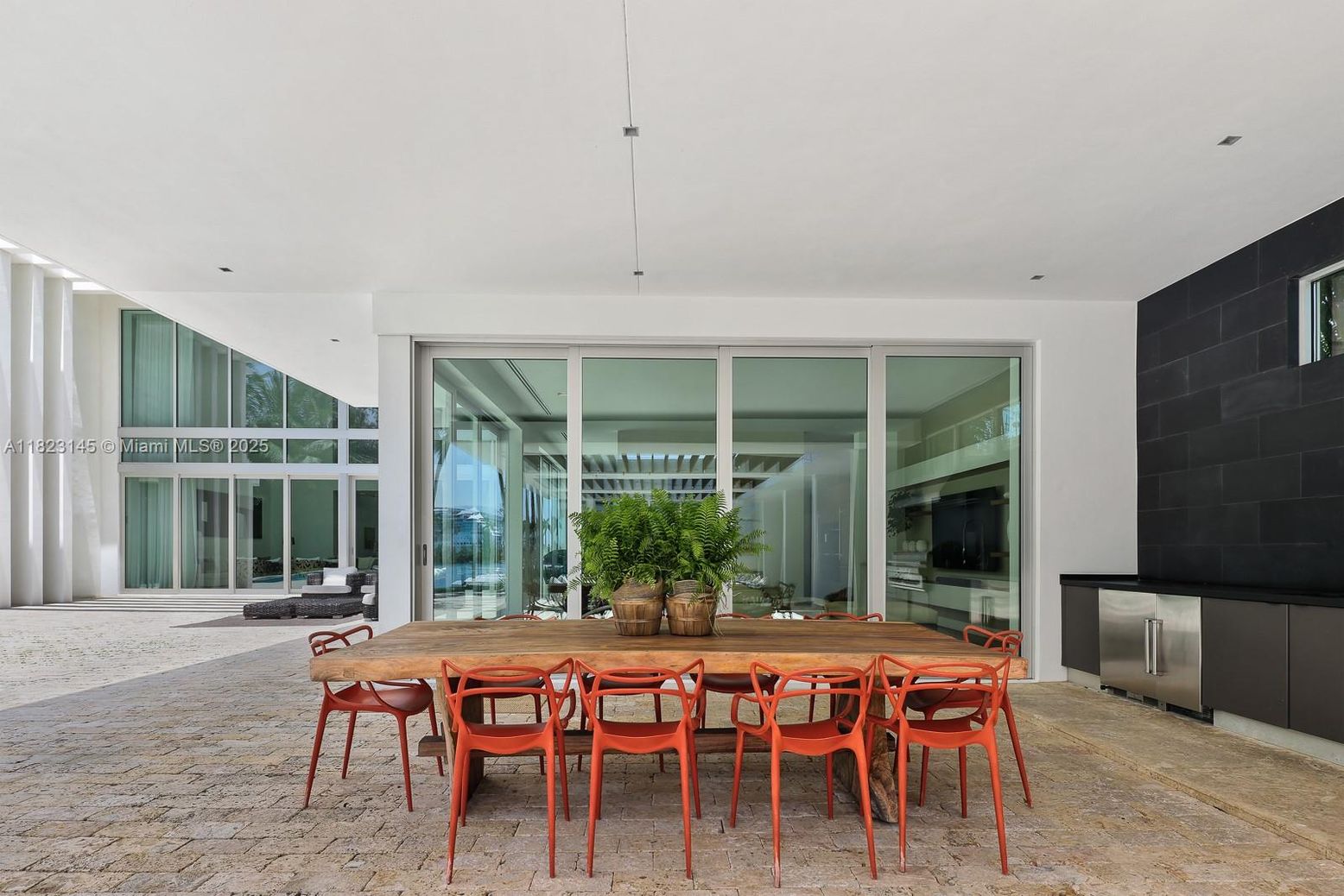 Dining room, Interior, Recessed Lighting
