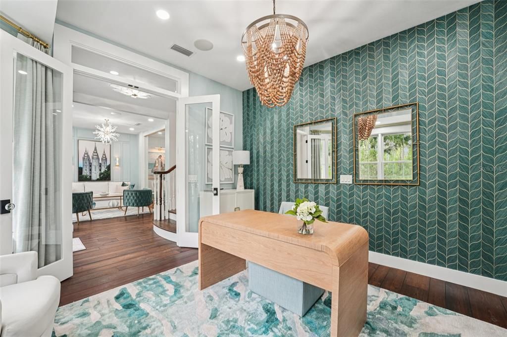 Chandelier, Dining room, Interior, Recessed Lighting, Wood Texture Flooring