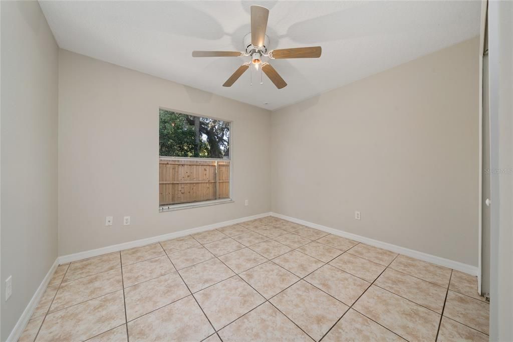 Empty room, Interior