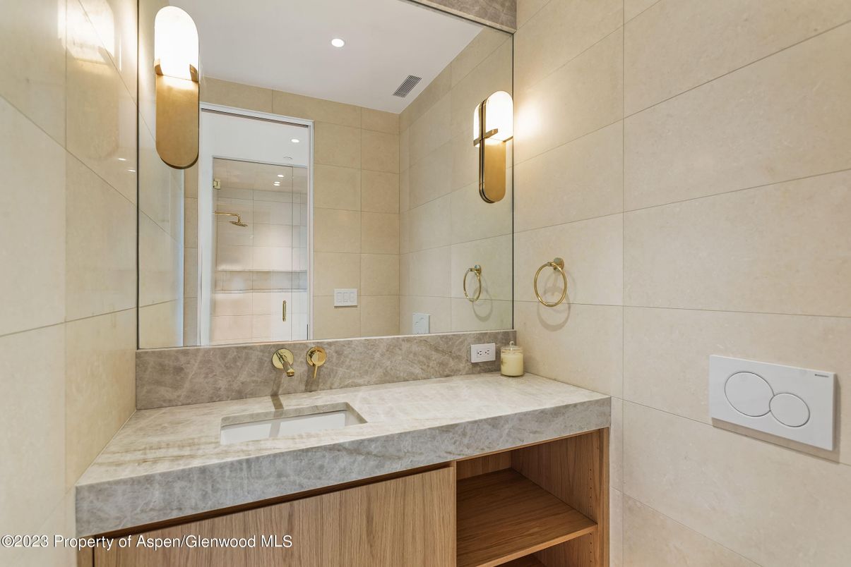 Bathroom, Interior, Recessed Lighting