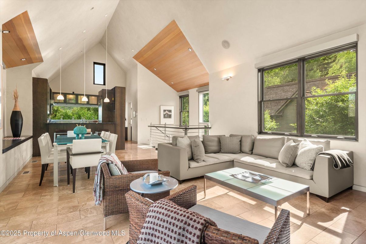 Dining room, Interior, Living room, Pendant Lights, Recessed Lighting, Wooden Beams, Wooden Ceilings