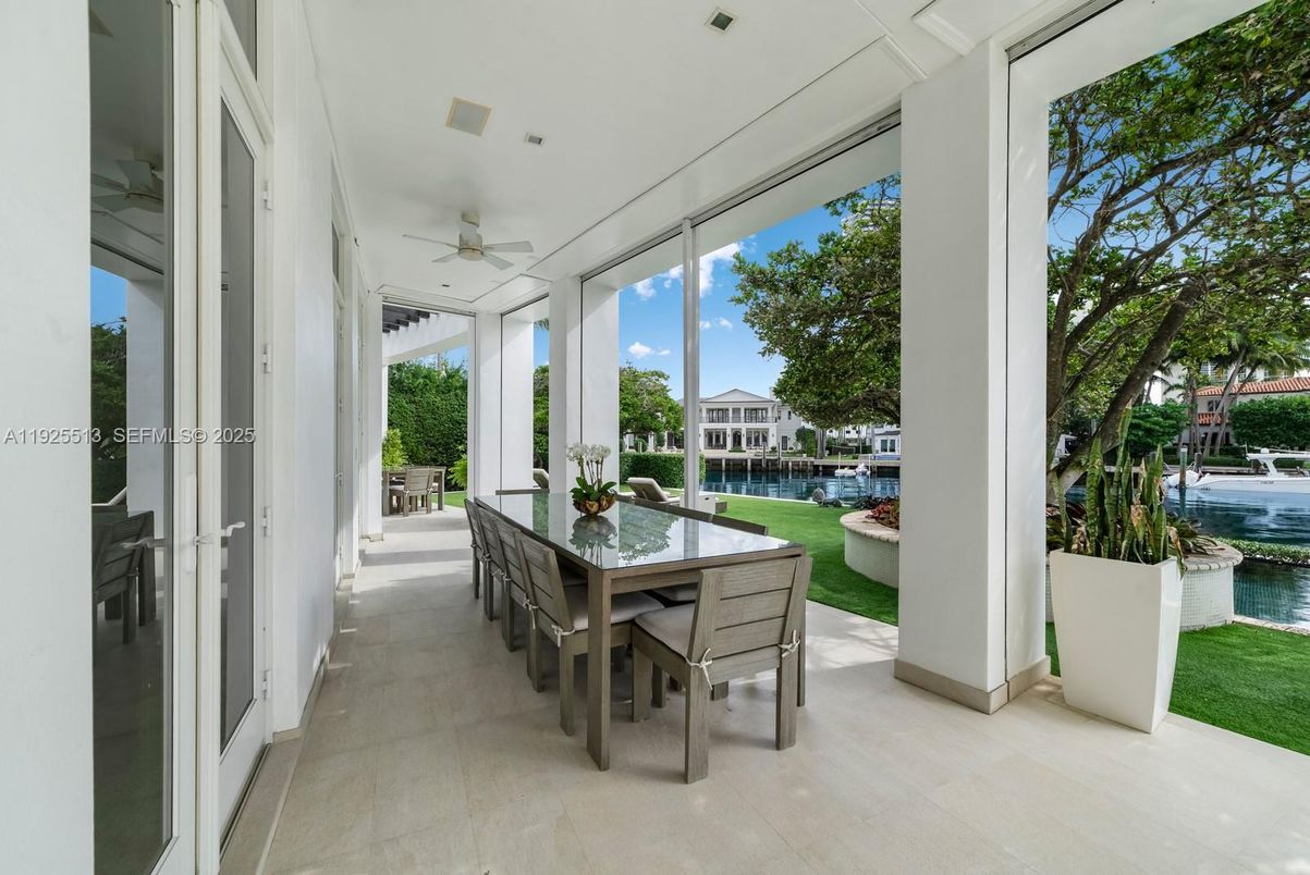 Dining room, Interior, Sun Room, Water