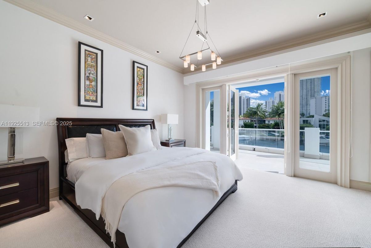 Bedroom, Interior, Pendant Lights, Recessed Lighting