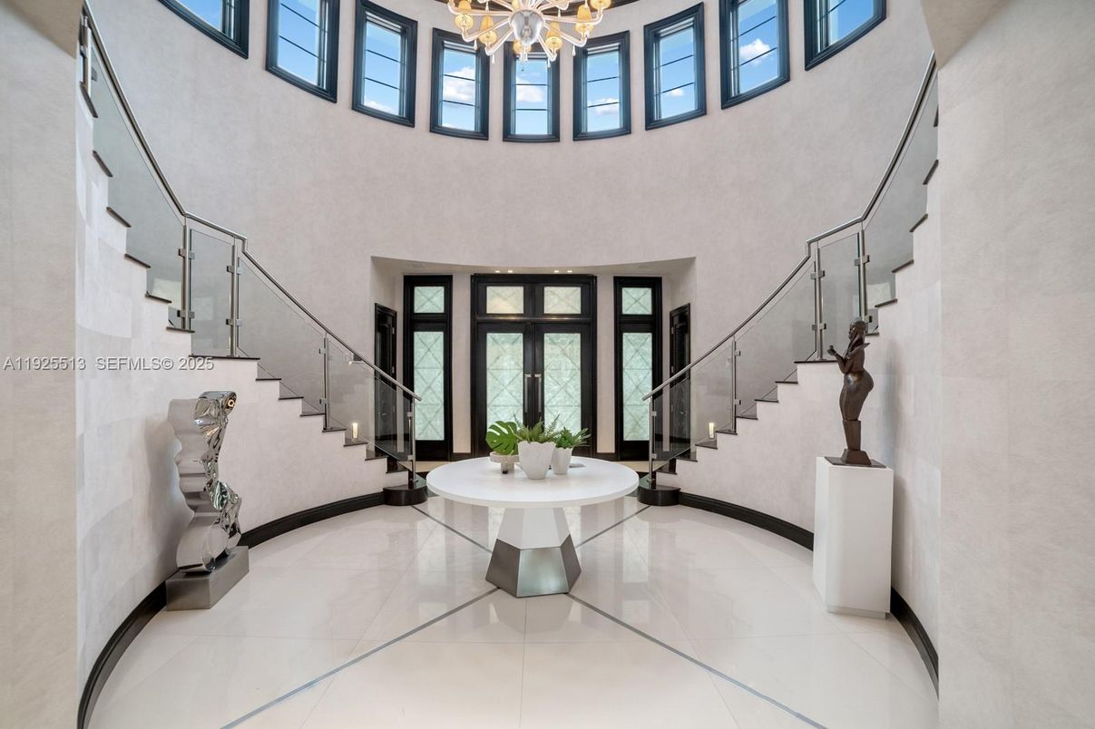 Chandelier, Interior