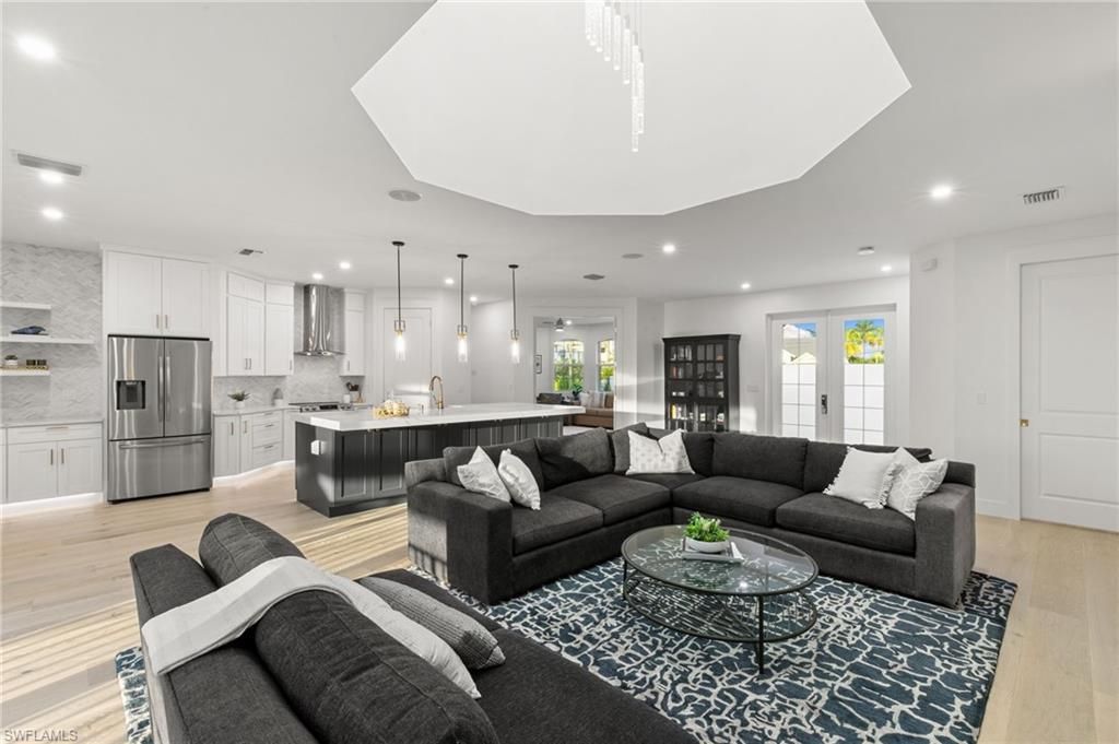 Interior, Kitchen, Living room, Pendant Lights, Recessed Lighting, Stainless Steel Appliances, Wood Texture Flooring