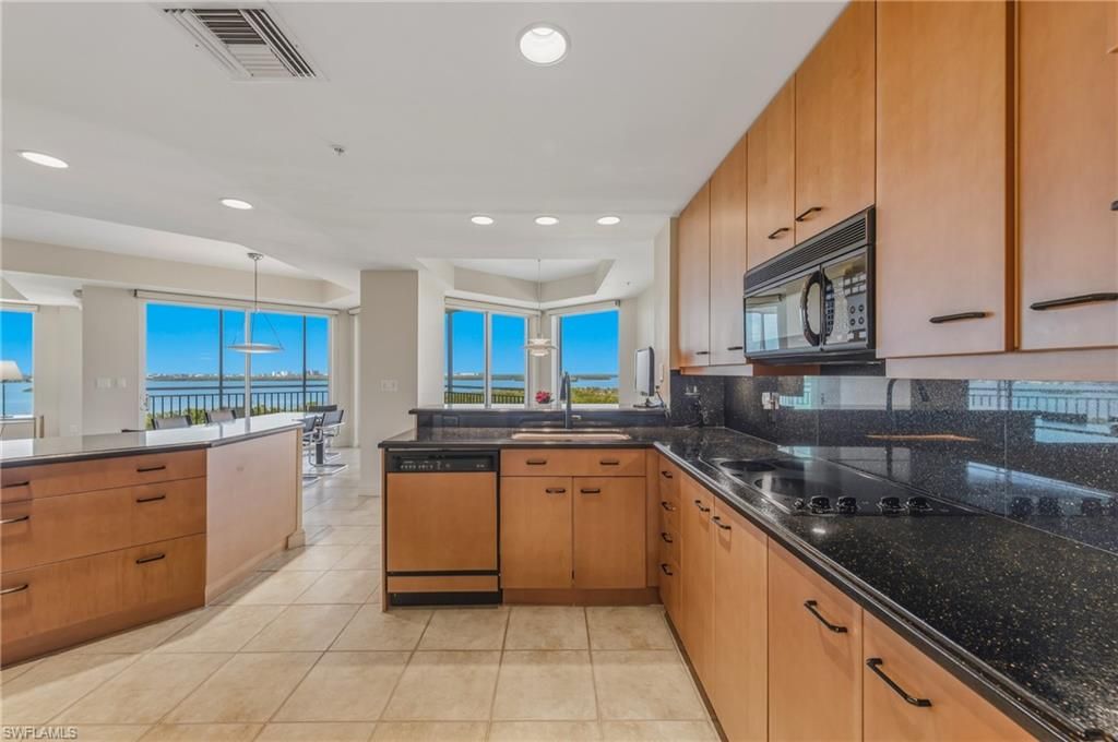 Dining room, Interior, Kitchen, Pendant Lights, Recessed Lighting, Water