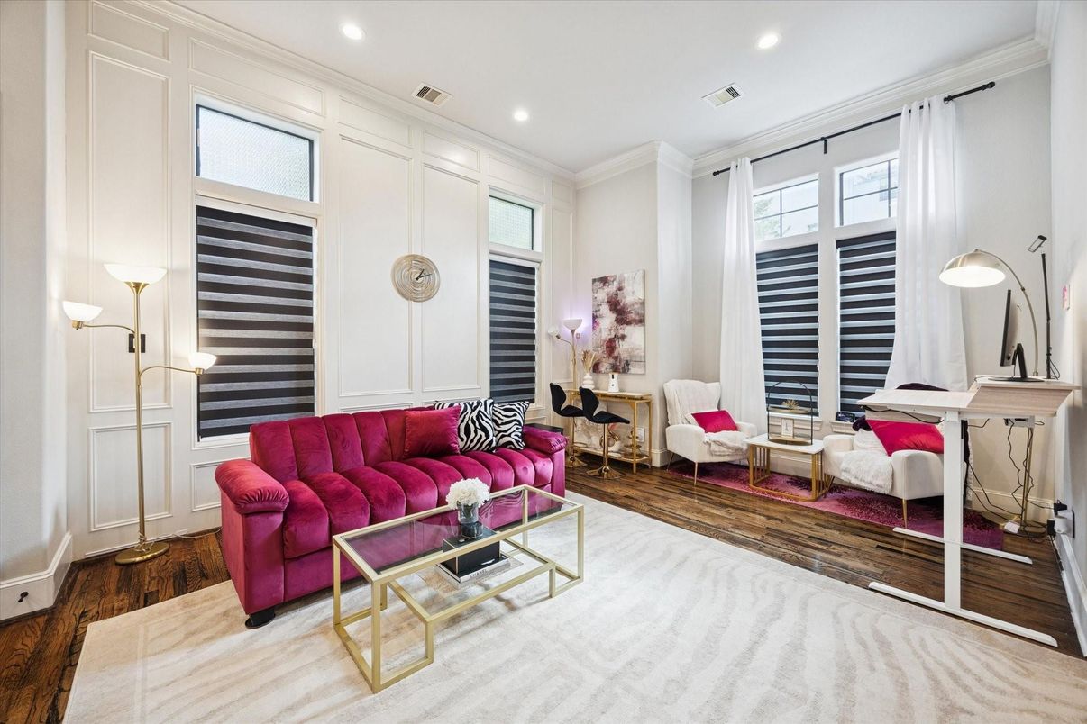 Interior, Living room, Recessed Lighting, Wood Texture Flooring