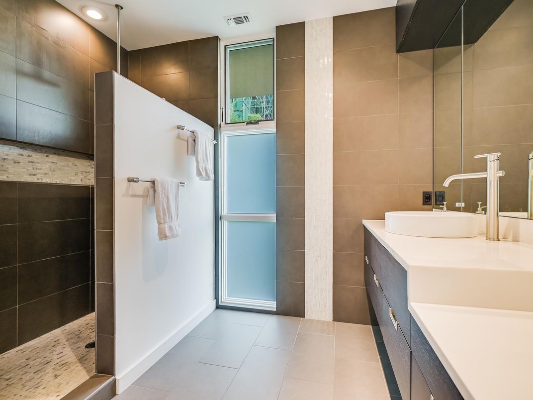 Bathroom, Interior, Recessed Lighting