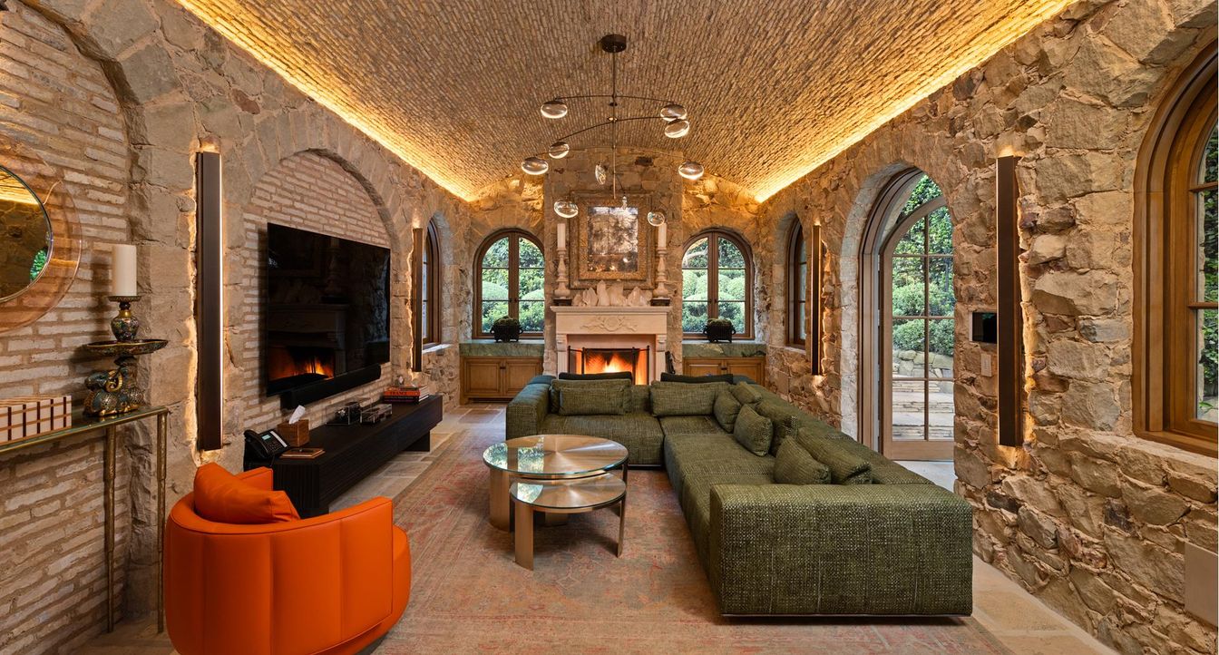 Fireplace, Interior, Living room, Pendant Lights, Stone Walls