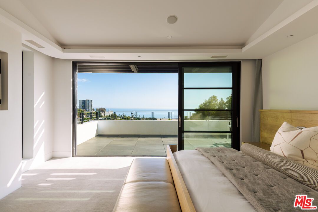 Bedroom, Interior, Recessed Lighting, Water