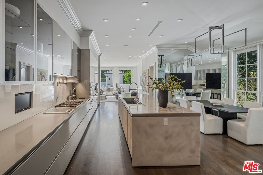 Dining room, Interior, Kitchen, Pendant Lights, Recessed Lighting, Wood Texture Flooring