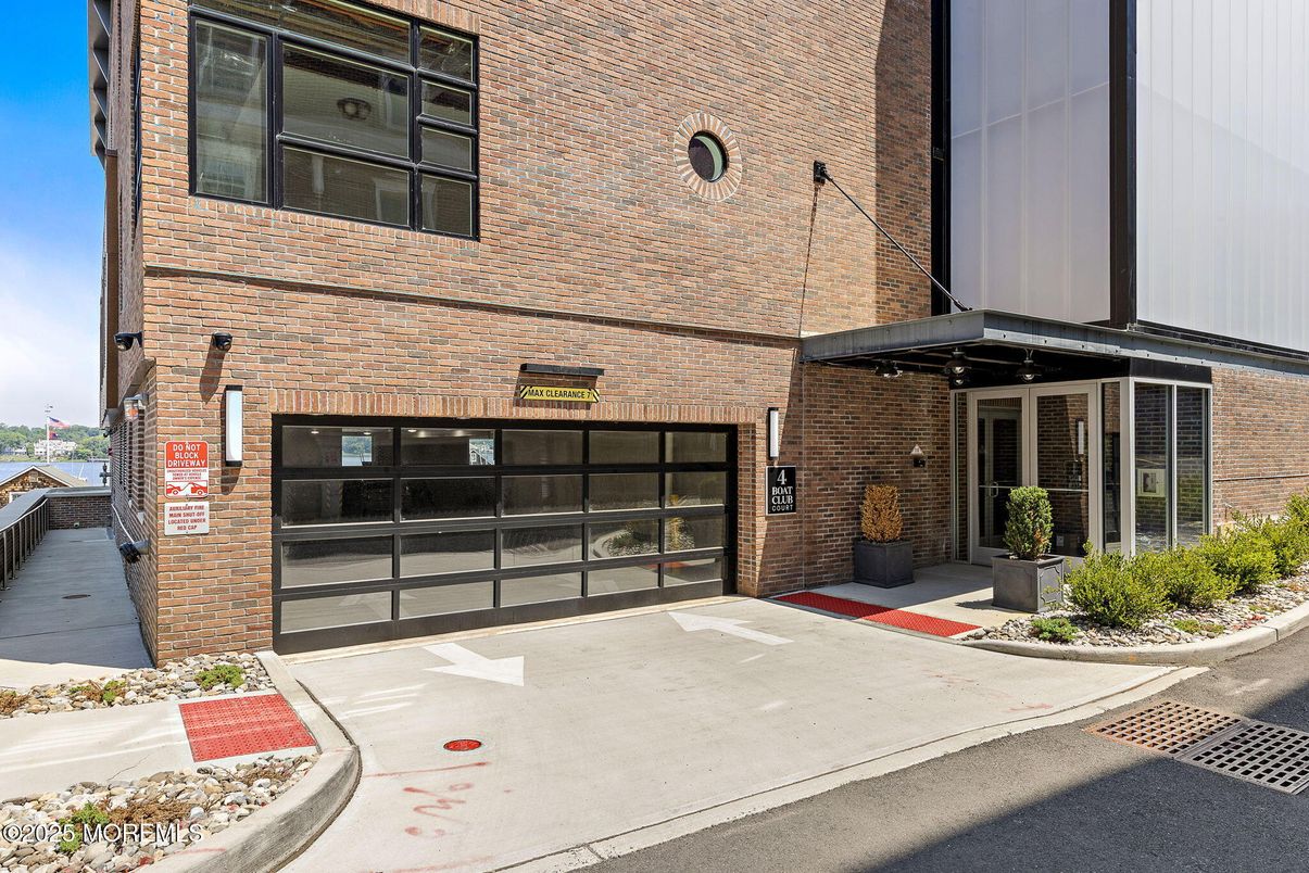 Attached, Exterior, Facade, Brick Facade, Rowhouse