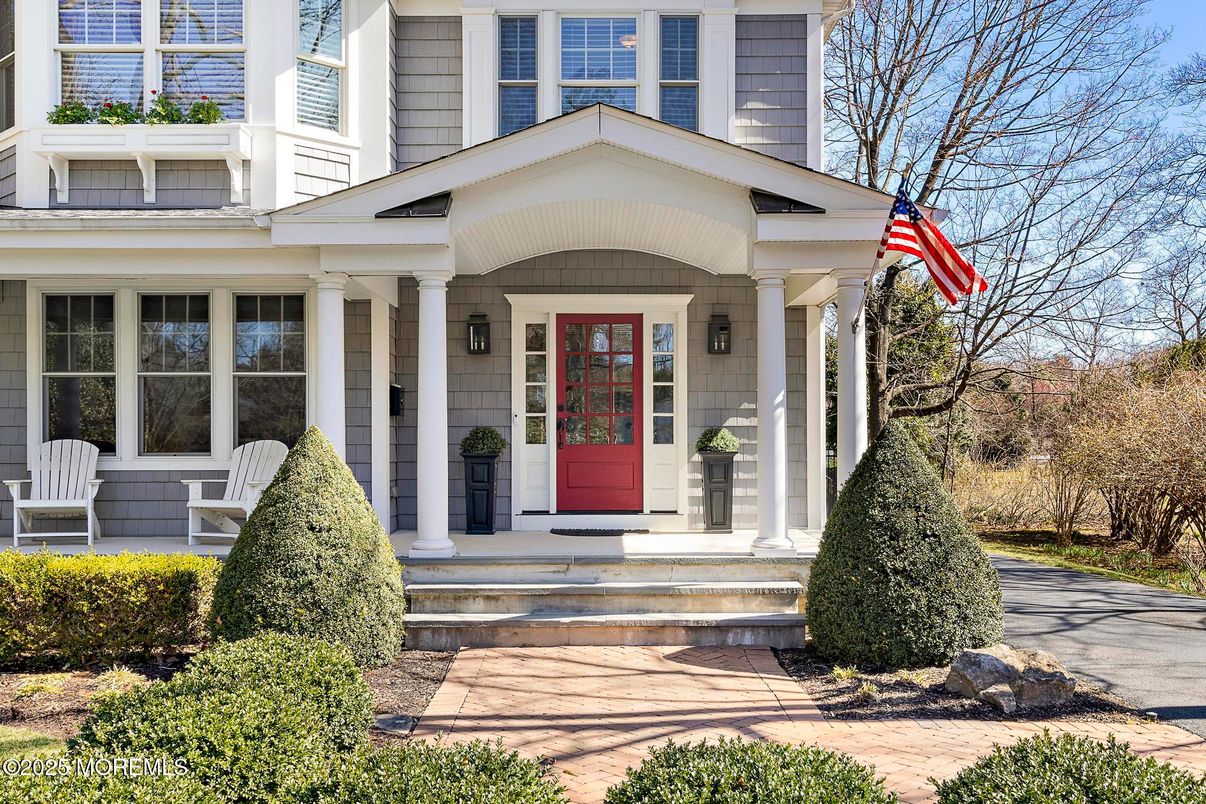Exterior, Facade, Queen Anne Victorian