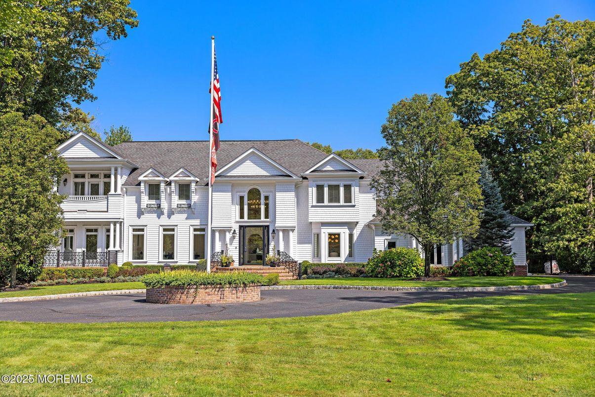 Exterior, Facade, Farmhouse
