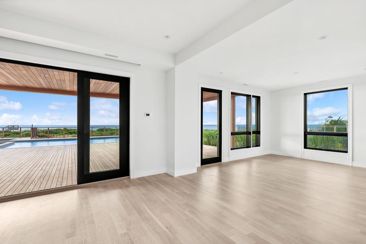 Empty room, Interior, Recessed Lighting, Water, Wood Texture Flooring