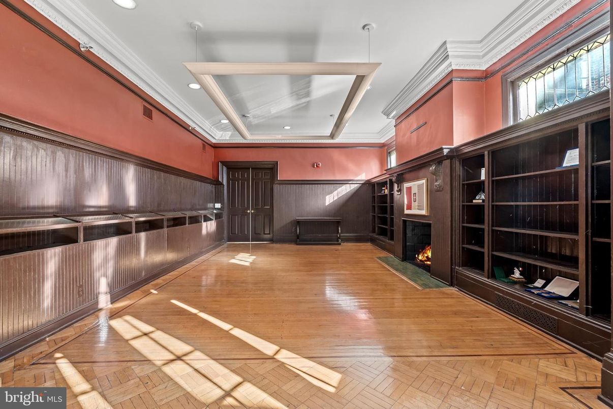 Fireplace, Interior, Recessed Lighting, Wood Texture Flooring