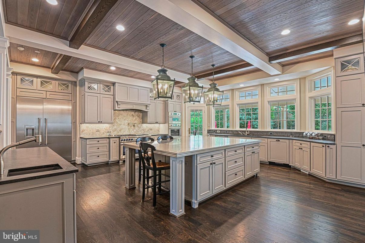 Interior, Kitchen, Pendant Lights, Recessed Lighting, Stainless Steel Appliances, Wooden Beams, Wooden Ceilings, Wood Texture Flooring