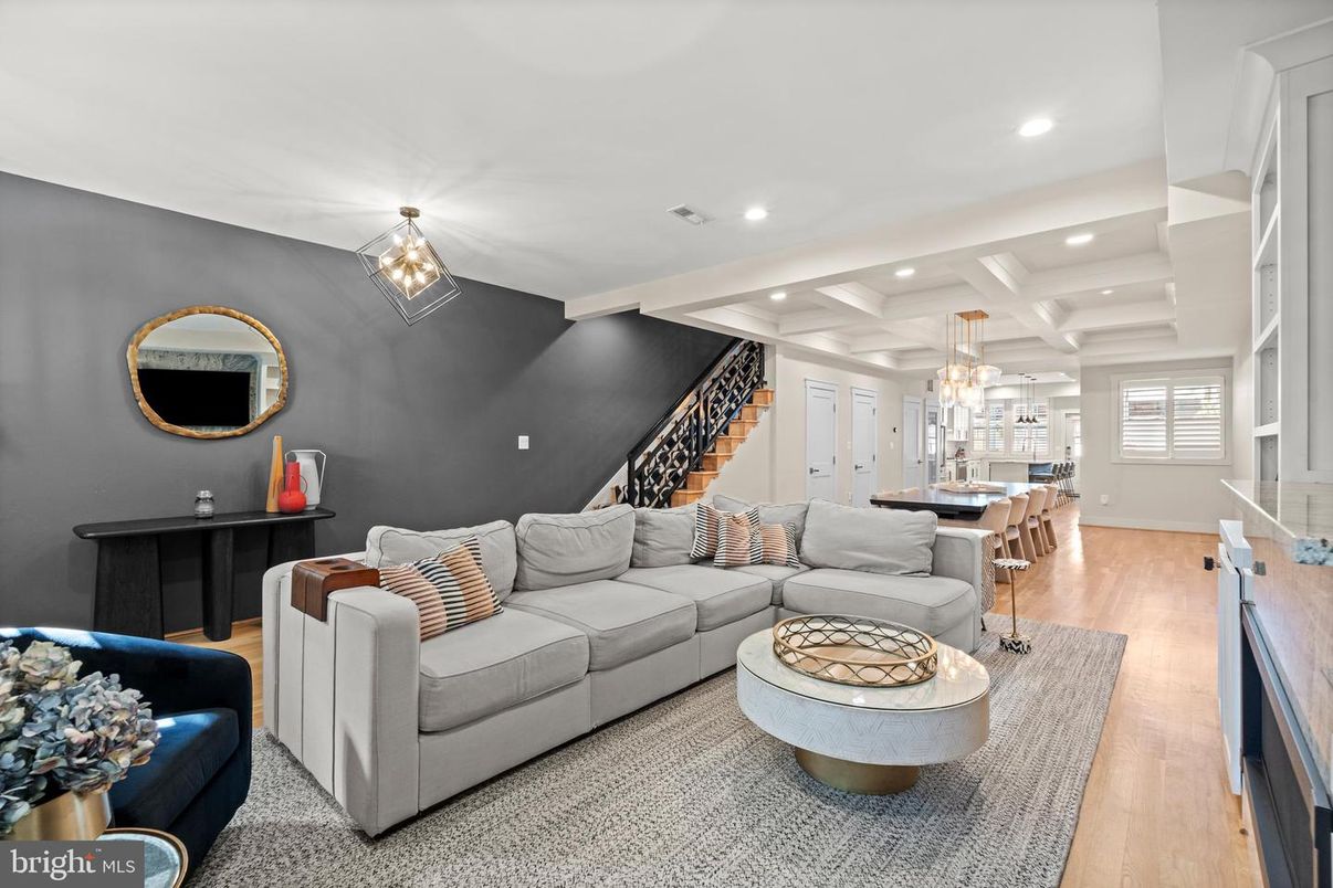 Interior, Kitchen, Living room, Pendant Lights, Recessed Lighting, Wood Texture Flooring