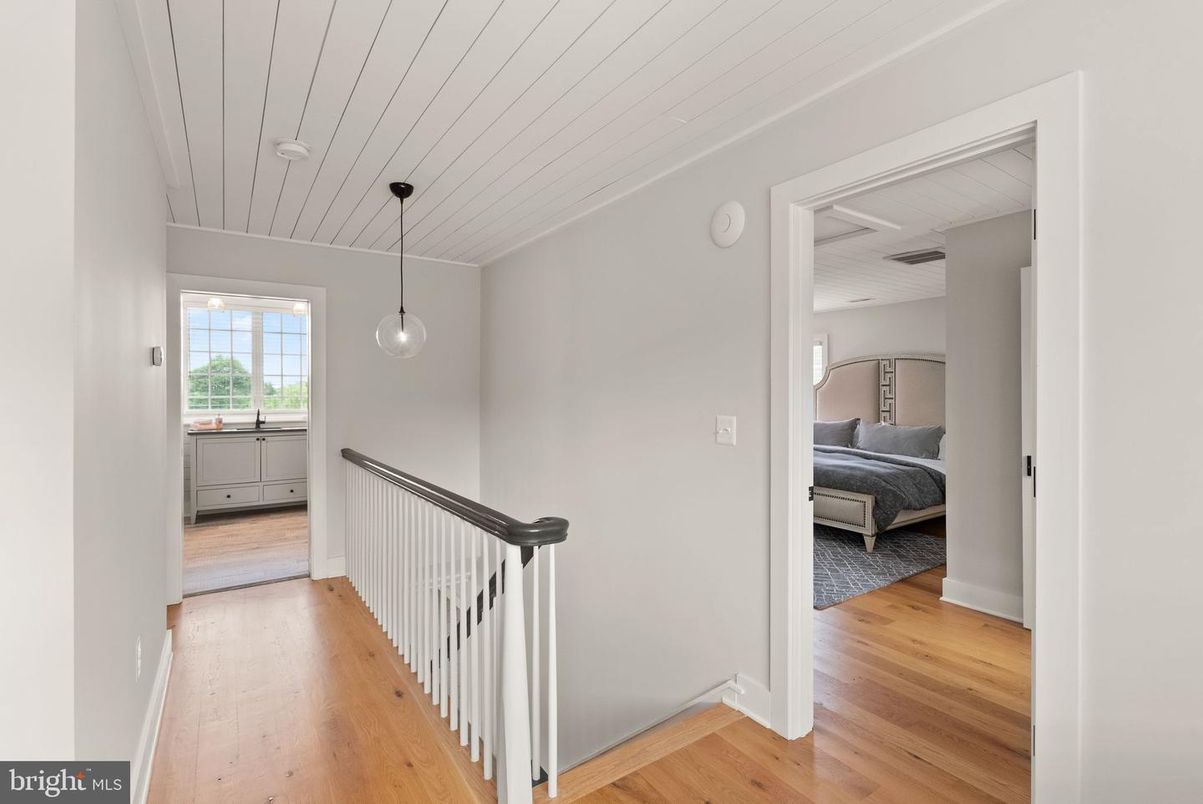 Bedroom, Interior, Pendant Lights, Wood Texture Flooring