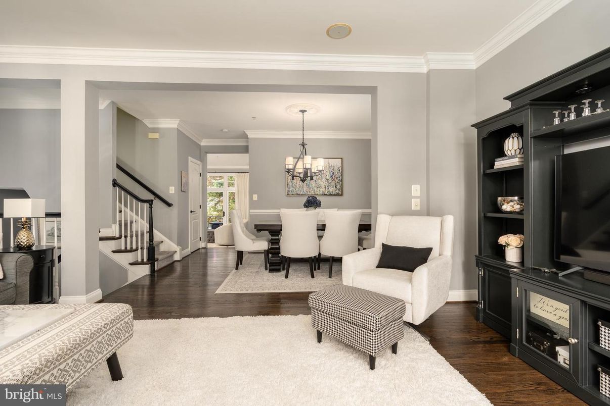 Chandelier, Dining room, Interior, Recessed Lighting, Wood Texture Flooring