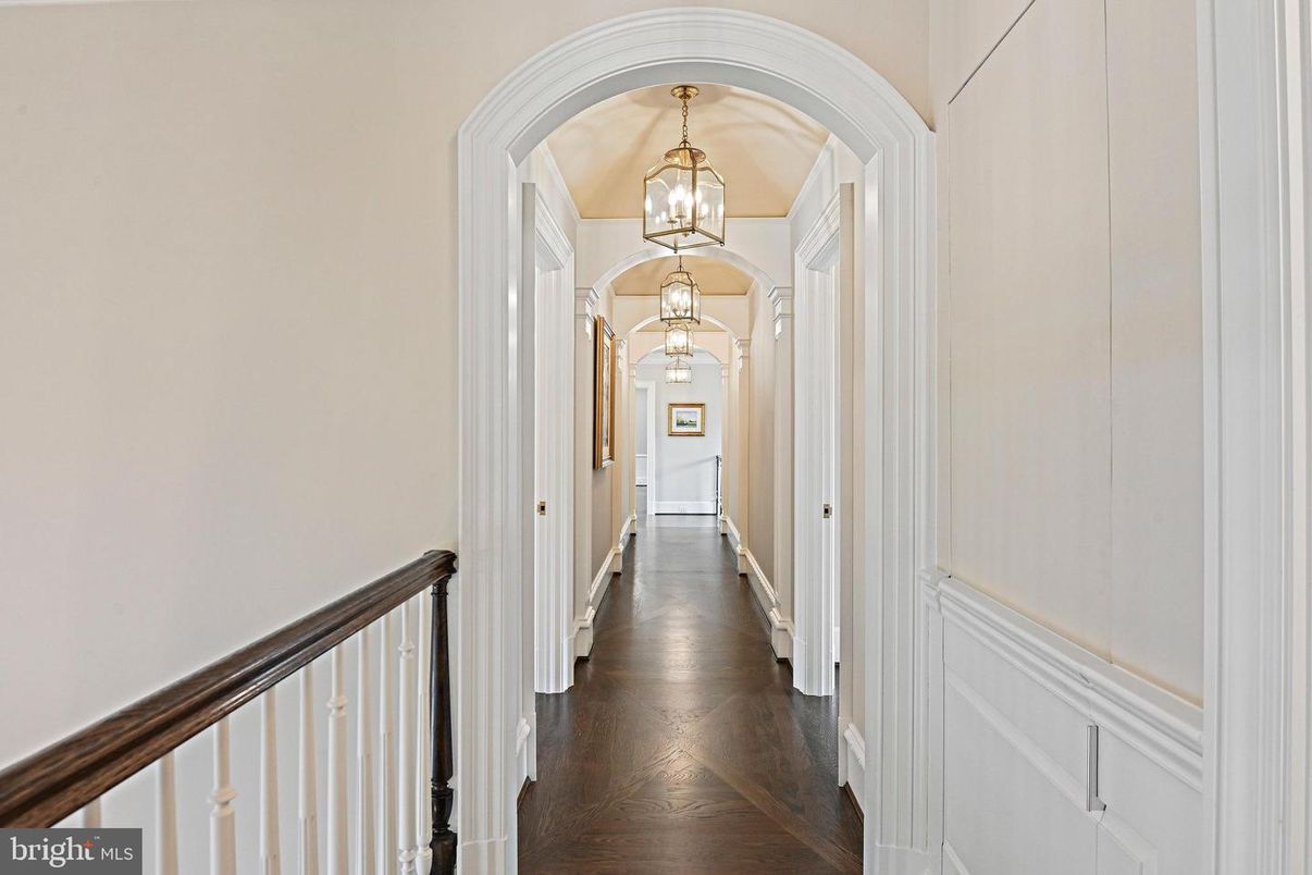 Interior, Pendant Lights, Wood Texture Flooring