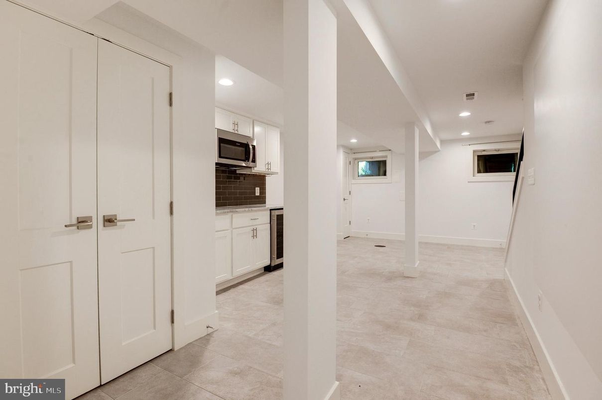 Empty room, Interior, Kitchen, Recessed Lighting, Stainless Steel Appliances