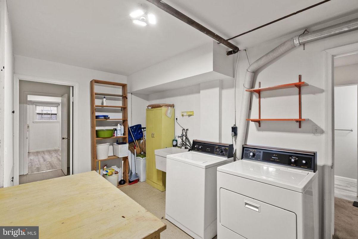 Interior, Recessed Lighting, Utility Closets, Washer