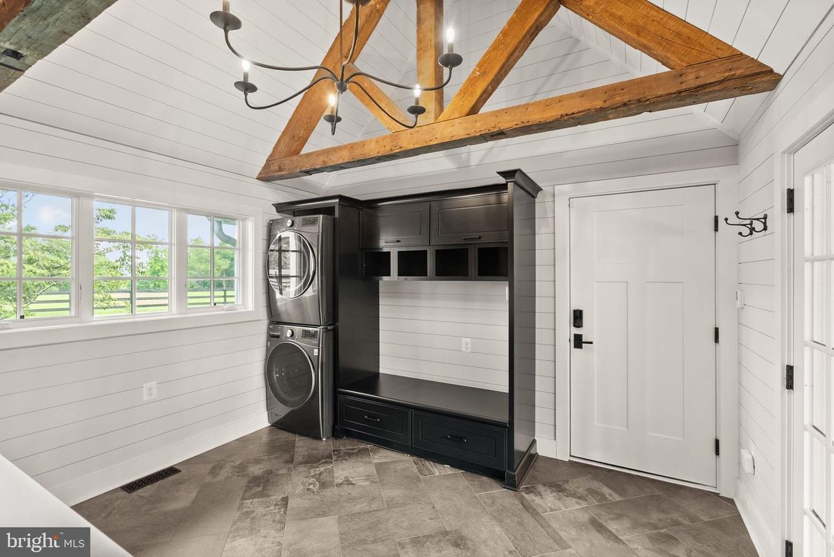 Interior, Pendant Lights, Washer, Wooden Beams