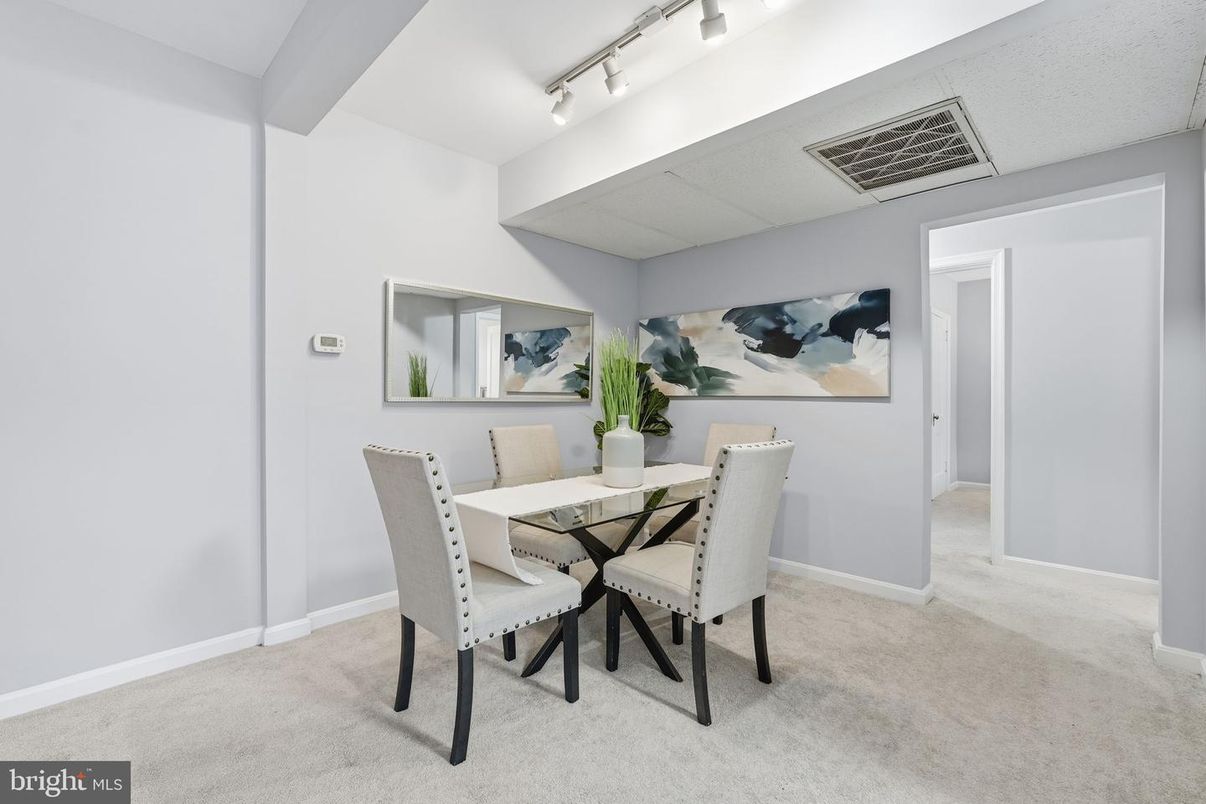 Dining room, Interior