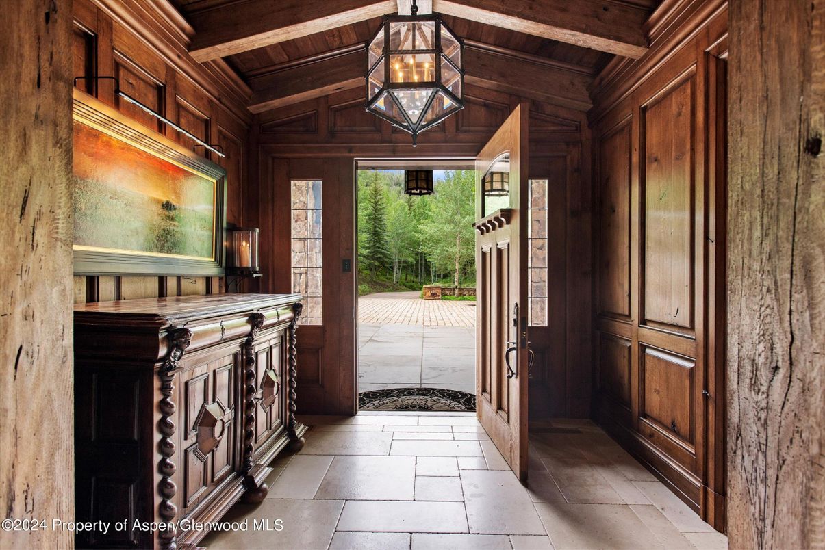 Interior, Pendant Lights, Wooden Beams, Wooden Ceilings, Wooden Walls
