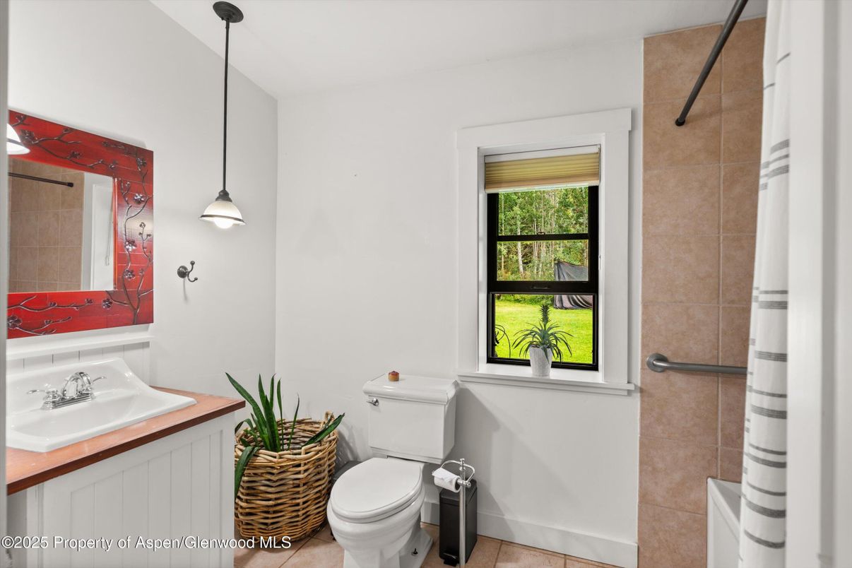 Bathroom, Interior, Pendant Lights