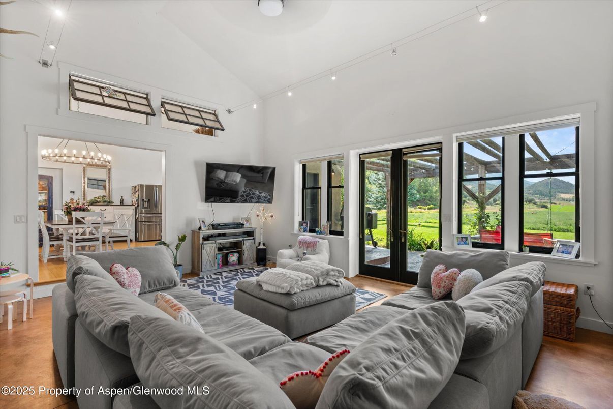 Chandelier, Dining room, Interior, Living room, Wood Texture Flooring