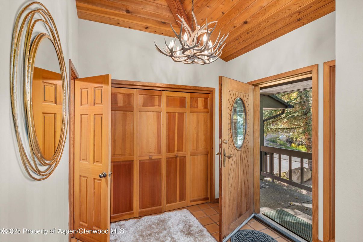 Chandelier, Interior, Wooden Ceilings