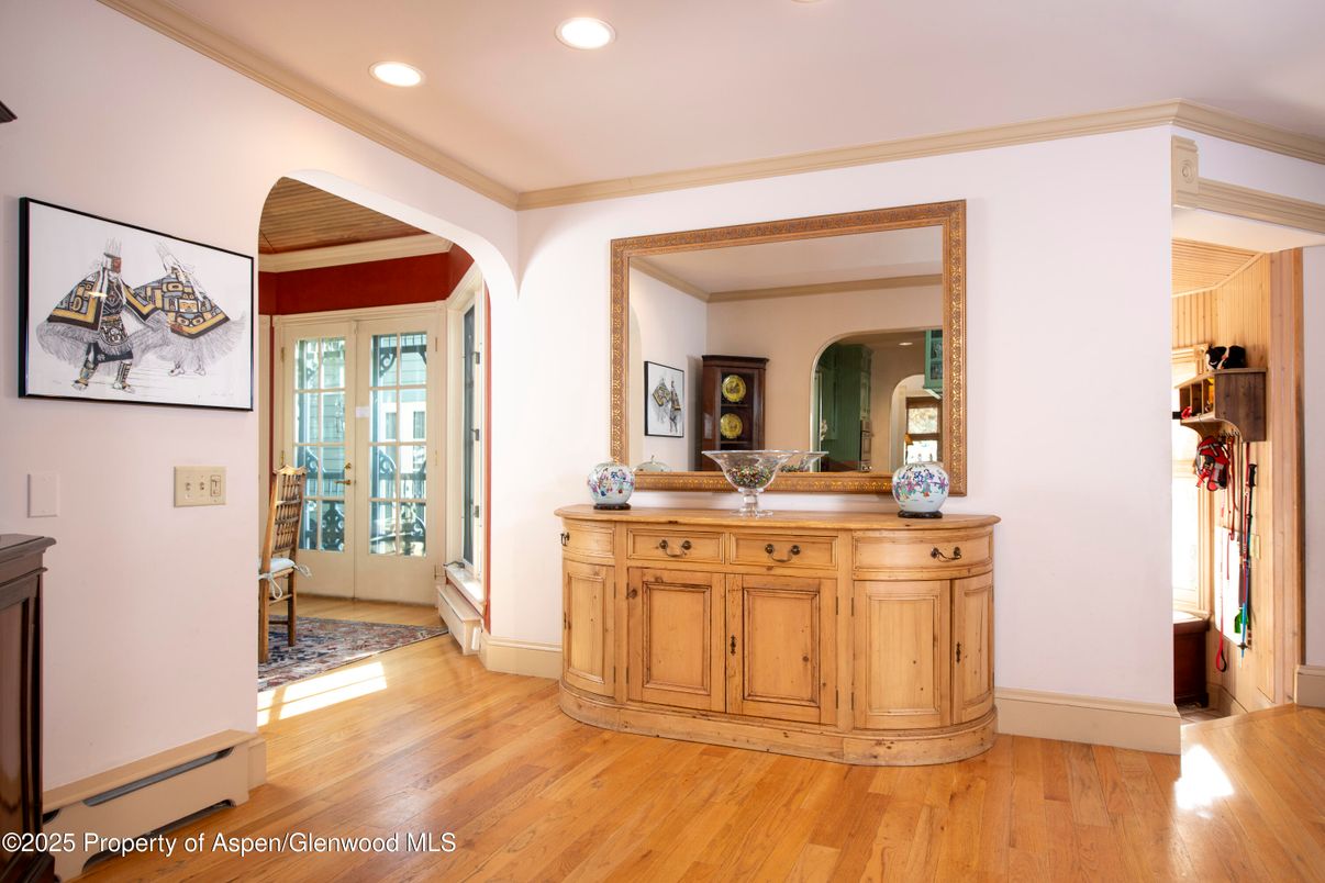 Bathroom, Interior, Recessed Lighting, Wood Texture Flooring