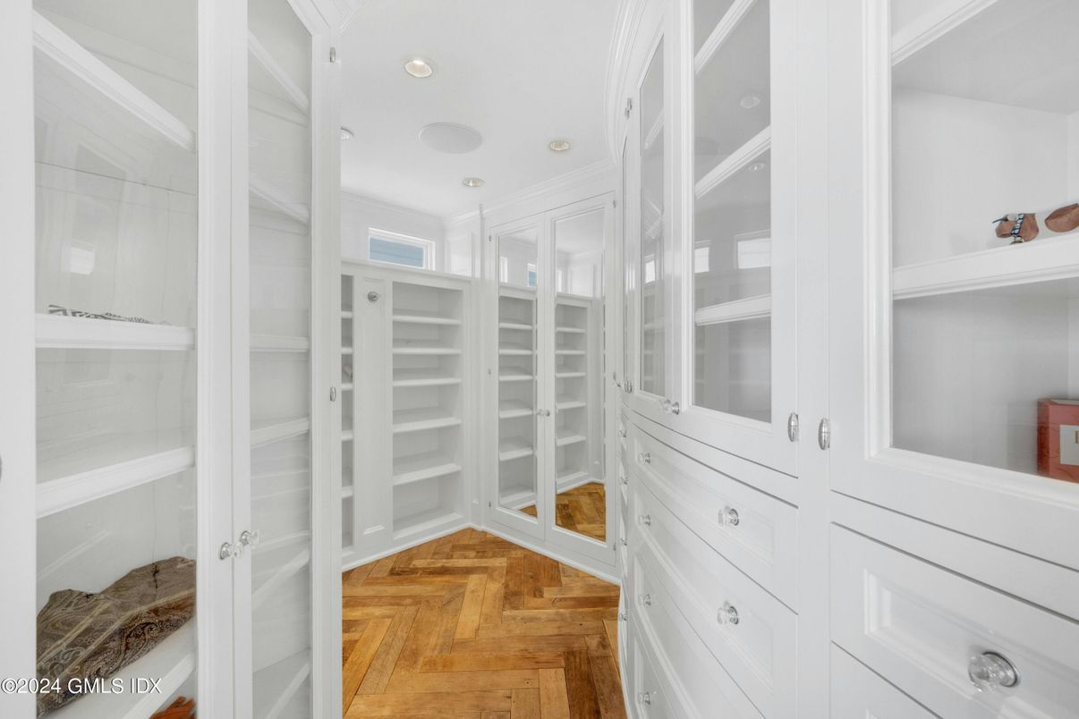 Interior, Recessed Lighting, Walk-in Closets, Wood Texture Flooring