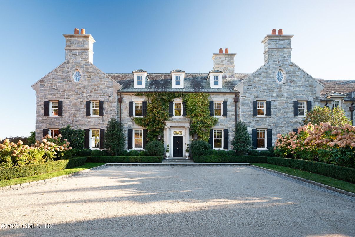 Exterior, Facade, French Provincial